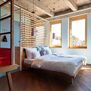 Großes Zimmer